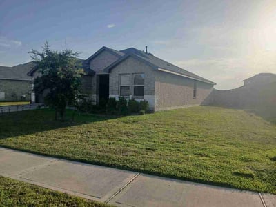Lawn Care service in Fresno, 77545