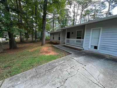 Leaf Removal service in Newnan, 30263