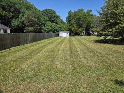 Lawn Care service in Lenoir, 28645