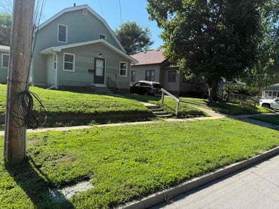 Lawn Care service in Cedar Falls, 50613