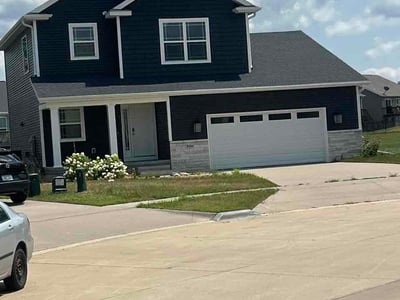 Lawn Care service in Marion, 52302
