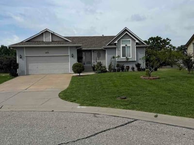 Lawn Care service in Newton, 67114