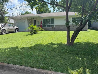 Lawn Care service in Marshfield, 65706