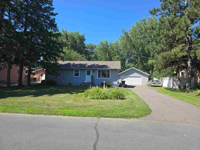 Lawn Care service in Champlin, 55316