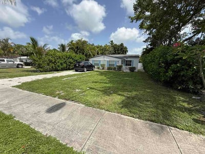 Lawn Care service in North Miami Beach, 33162
