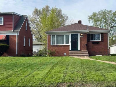 Lawn Care service in Gary, 46402