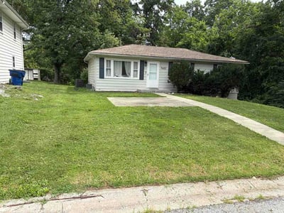 Lawn Care service in Paola, 66071