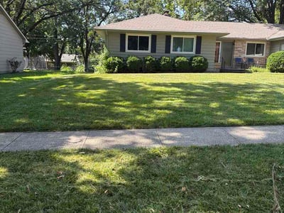 Lawn Care service in Topeka, 66612