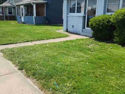 Lawn Care service in Charlestown, 47111