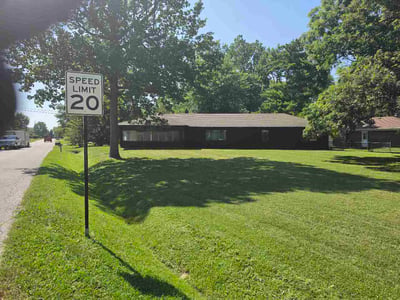 Lawn Care service in Charlestown, 47111
