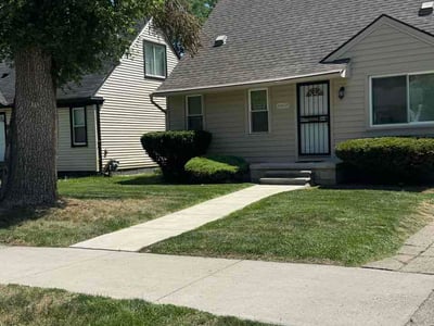 Lawn Care service in Garden City, 48135