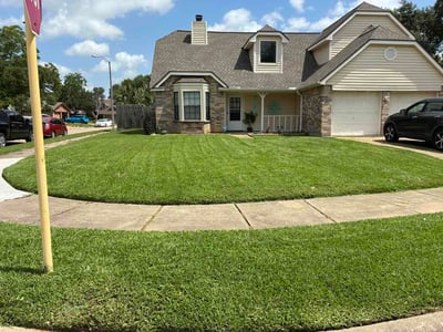 Lawn Care service in Freeport, 77541