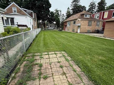 Lawn Care service in Crest Hill, 60403