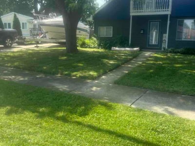 Lawn Care service in Crest Hill, 60403