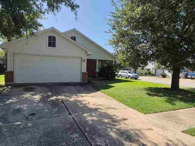 Lawn Care service in Smithville, 78957