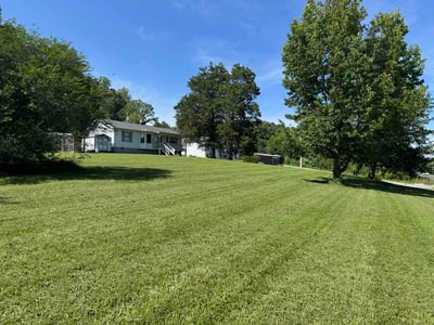 Lawn Care service in Harriman, 37748