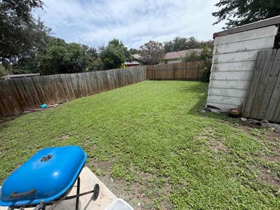 Lawn Care service in Seguin, 78155