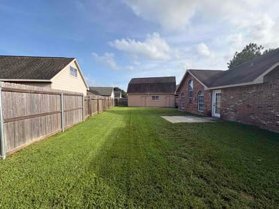 Lawn Care service in Pearland, 77581