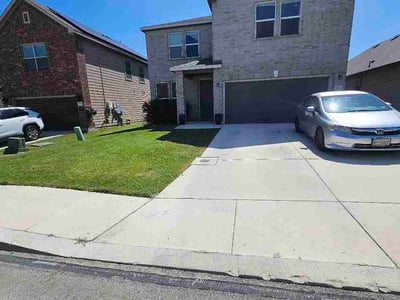 Lawn Care service in Converse, 78109