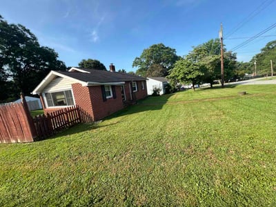 Lawn Care service in Travelers Rest, 29690