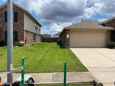 Lawn Care service in Liberty, 77575