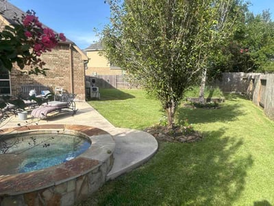 Lawn Care service in Galveston, 77550