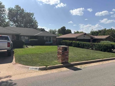 Lawn Care service in Guthrie, 73044