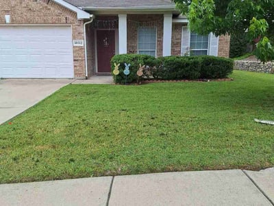 Lawn Care service in Benbrook, 76126