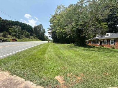 Lawn Care service in Jamestown, 27282