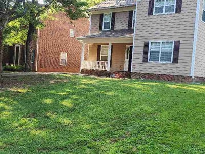 Lawn Care service in Denver, 28037