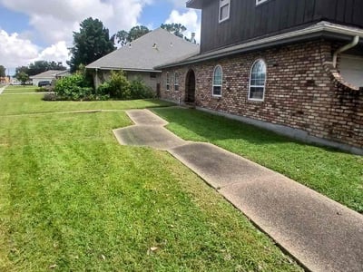Lawn Care service in Harvey, 70058