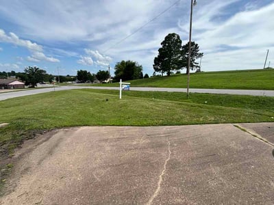Lawn Care service in Collinsville, 74021