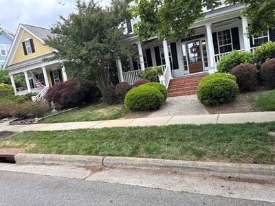 Lawn Care service in Four Oaks, 27577