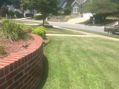 Lawn Care service in Four Oaks, 27577