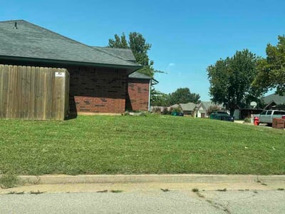 Lawn Care service in Mustang, 73064