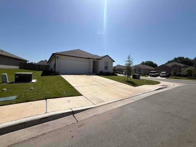 Lawn Care service in Avondale, 85323