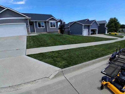 Lawn Care service in Clive, 50325