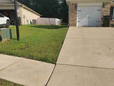 Lawn Care service in Toney, 35773