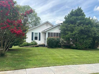Lawn Care service in Kennebunk, 04043