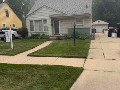 Lawn Care service in Redford Charter Township, 48239