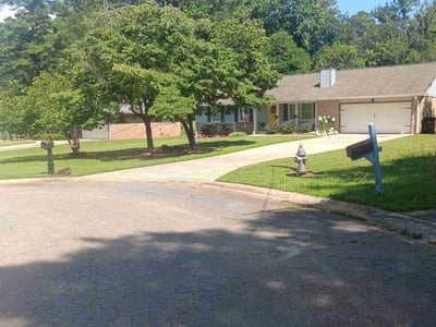 Lawn Care service in Alton, 65606
