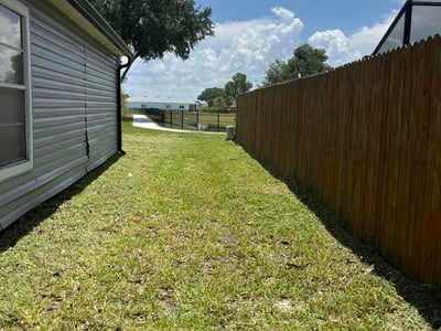 Lawn Care service in Tavares, 32778