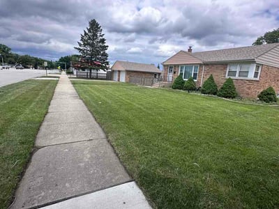 Lawn Care service in Des Plaines, 60016