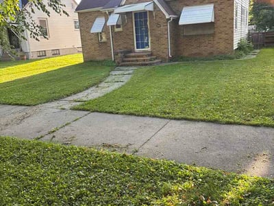 Lawn Care service in Bloomington, 55431