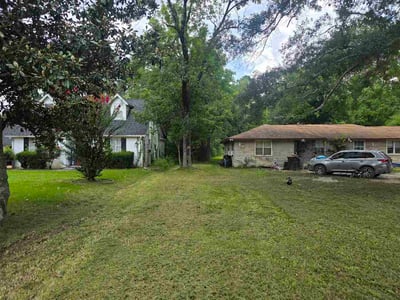 Lawn Care service in Jackson, 39201