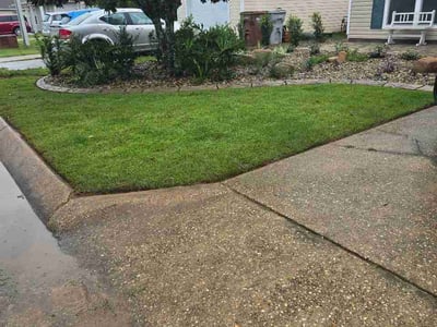 Lawn Care service in Navarre, 32566