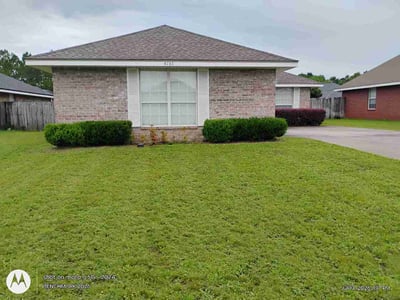 Lawn Care service in Milton, 32570