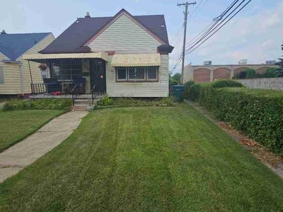 Lawn Care service in Dearborn, 48126
