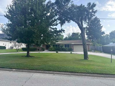 Lawn Care service in Deland, 32720