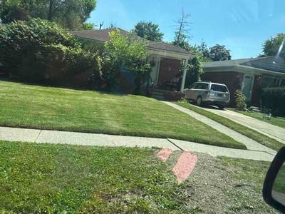 Lawn Care service in Allen Park, 48101